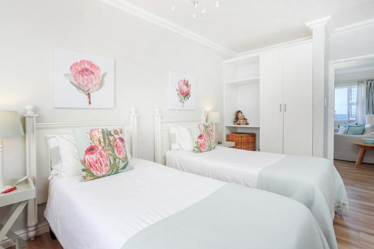 Seapearl Oceanfront Villa And Cottage Hermanus Exterior photo