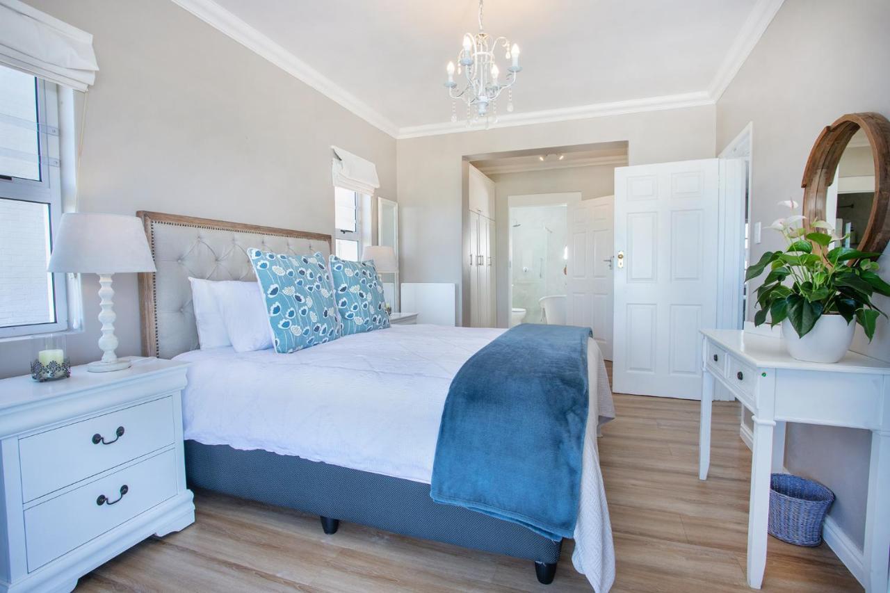 Seapearl Oceanfront Villa And Cottage Hermanus Exterior photo