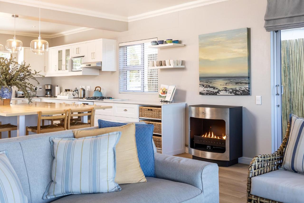 Seapearl Oceanfront Villa And Cottage Hermanus Exterior photo