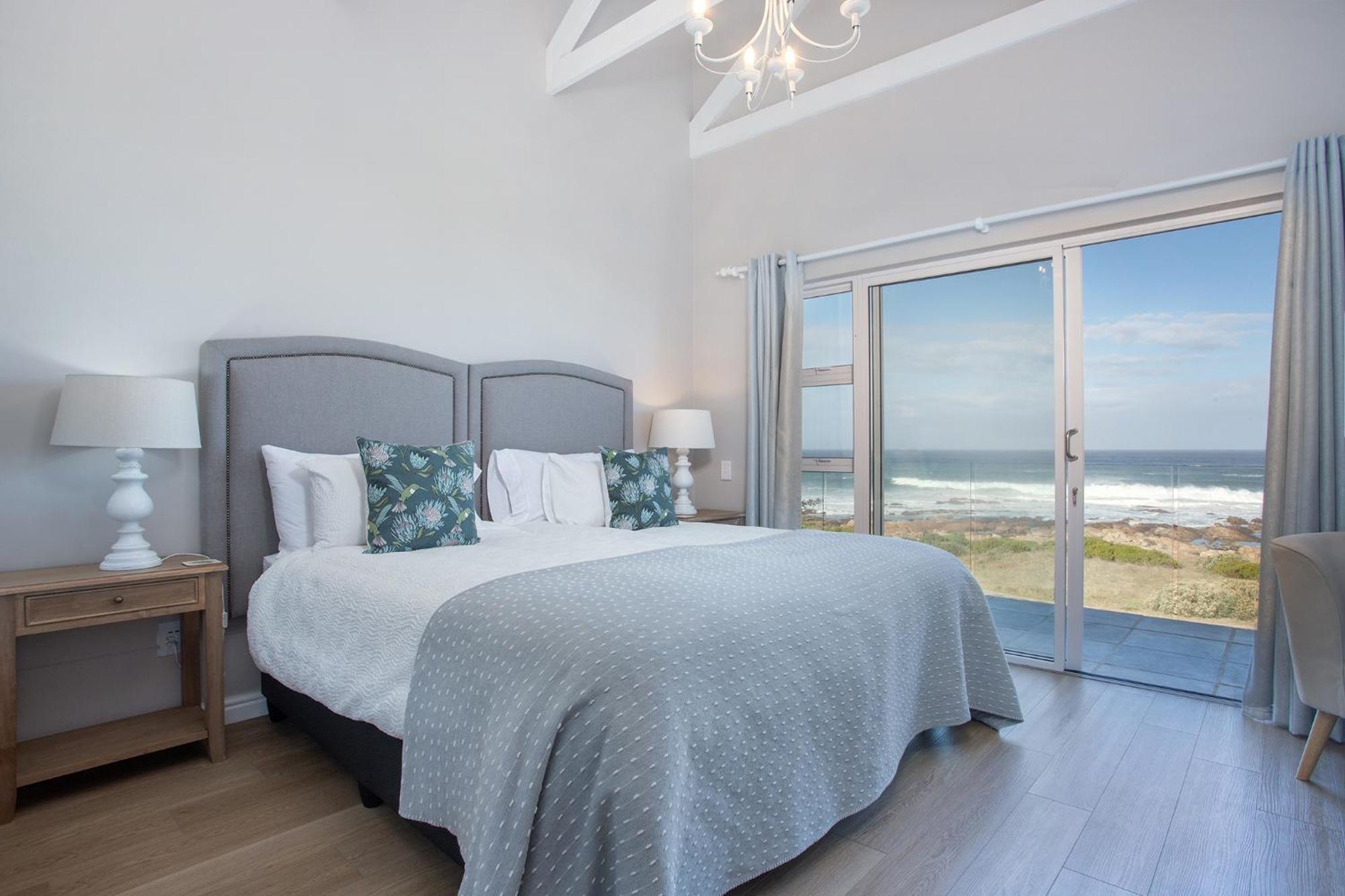 Seapearl Oceanfront Villa And Cottage Hermanus Exterior photo